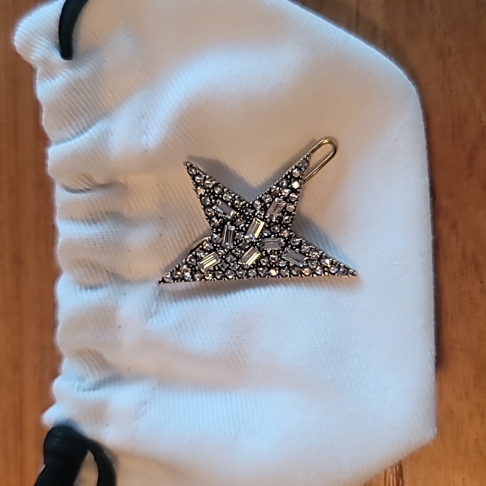 NIB ✨️Golden Goose Lace Lock Star Pin In Antique Gold Gorgeous✨️ - Picture 6 of 14
